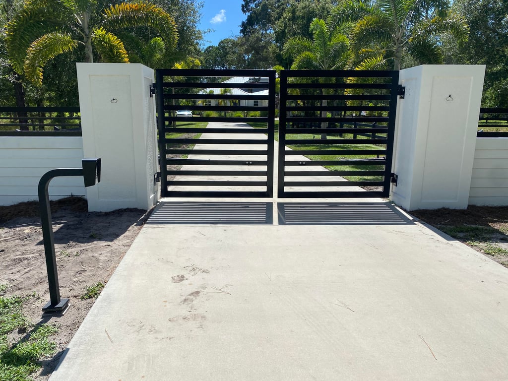 The Art of Balancing Privacy and Visibility with Sarasota Gates