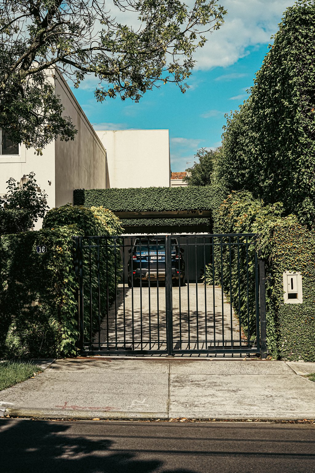 Sarasota's Commercial Gates: Security Solutions for Businesses